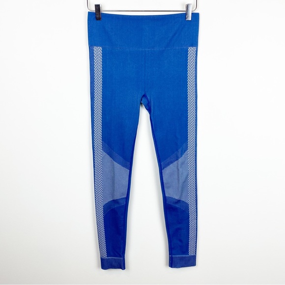 Fabletics | Seamless High Waisted Legging Blue Chevron Check - Picture 3 of 8